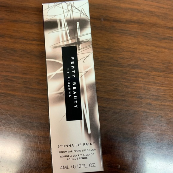 Fenty beauty by Rihanna stun a lip paint color unbutton 02 - Picture 2 of 2